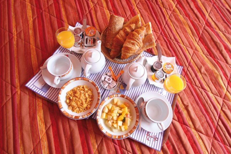 לס איסאמברה Hotel Le Provencal Logishotels מראה חיצוני תמונה