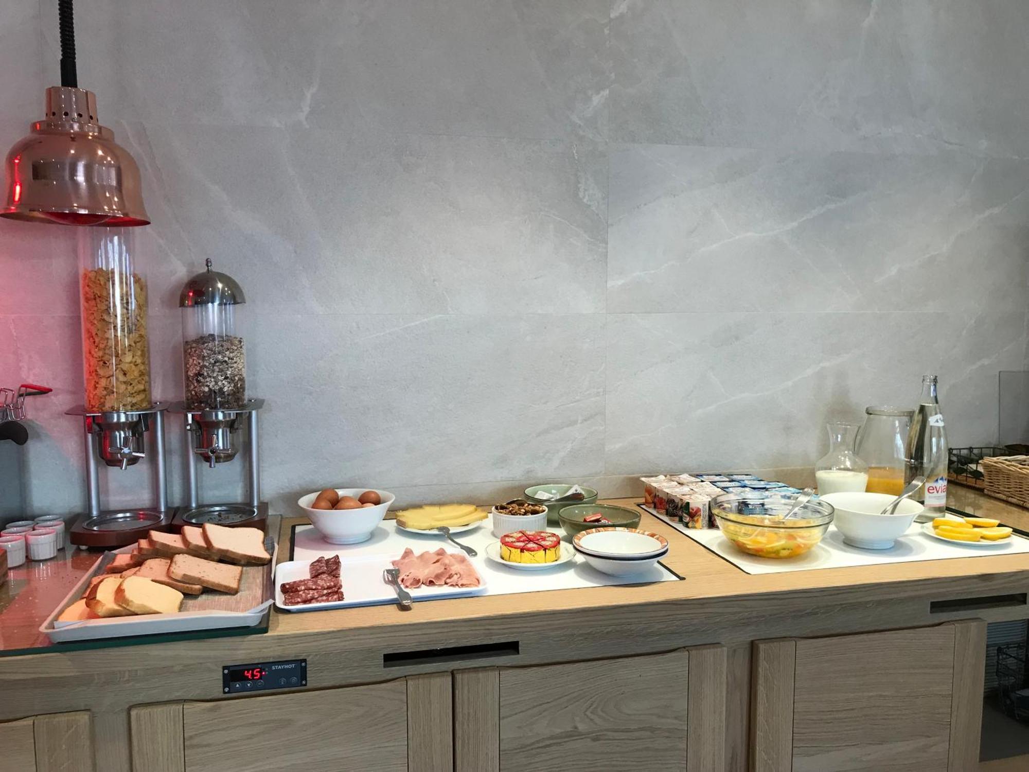 לס איסאמברה Hotel Le Provencal Logishotels מראה חיצוני תמונה