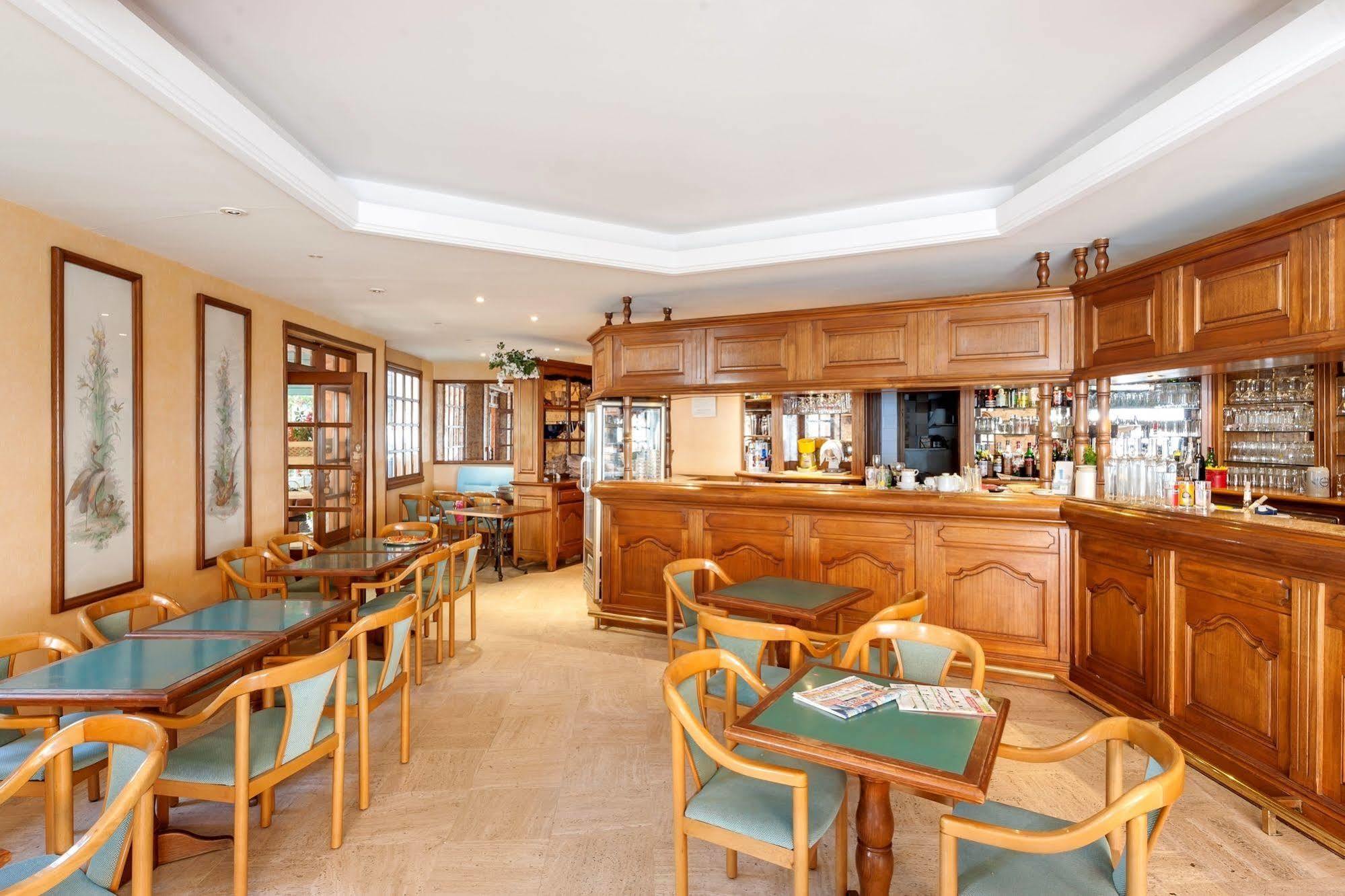 לס איסאמברה Hotel Le Provencal Logishotels מראה חיצוני תמונה