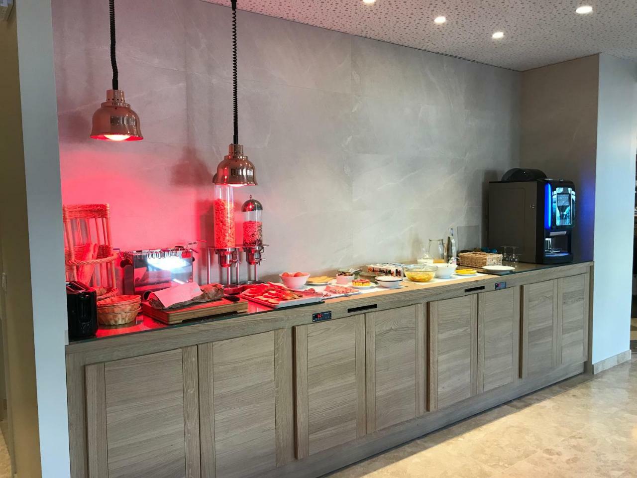 לס איסאמברה Hotel Le Provencal Logishotels מראה חיצוני תמונה